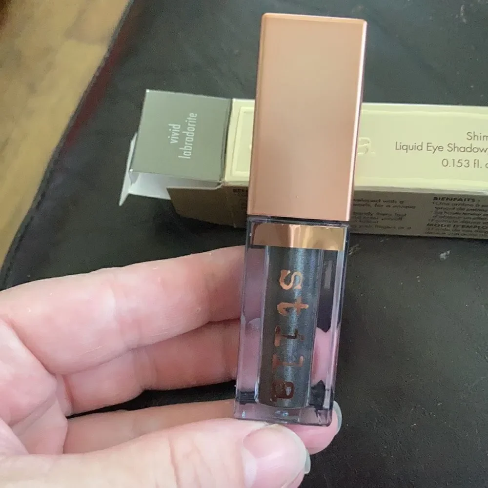 Stila this contains